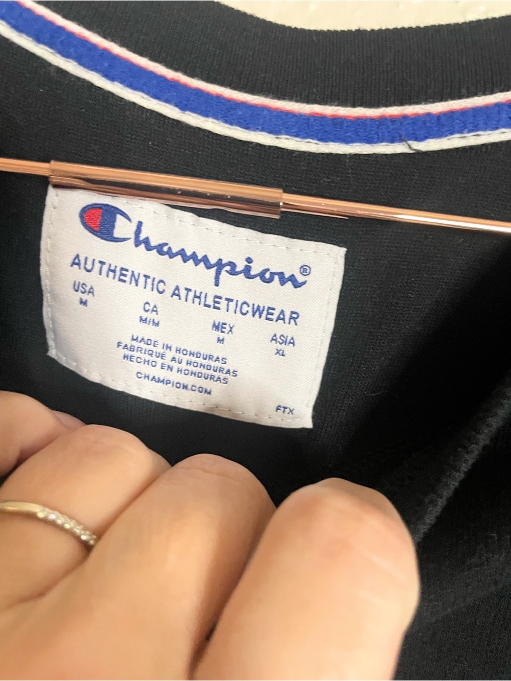 Champion Black Logo Crewneck Sweatshirt Medium - Picture 3 of 4